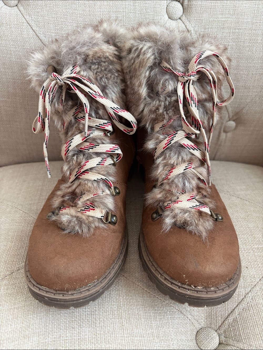 Universal Thread Women’s Tan Faux-Fur Lace-Up Winter Boots